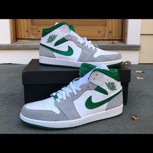 Jordan 1 Grey Green SE (Dead-Stock)